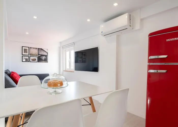 Host Wise - Charming House With Ocean View Tatil Evi Nazaré